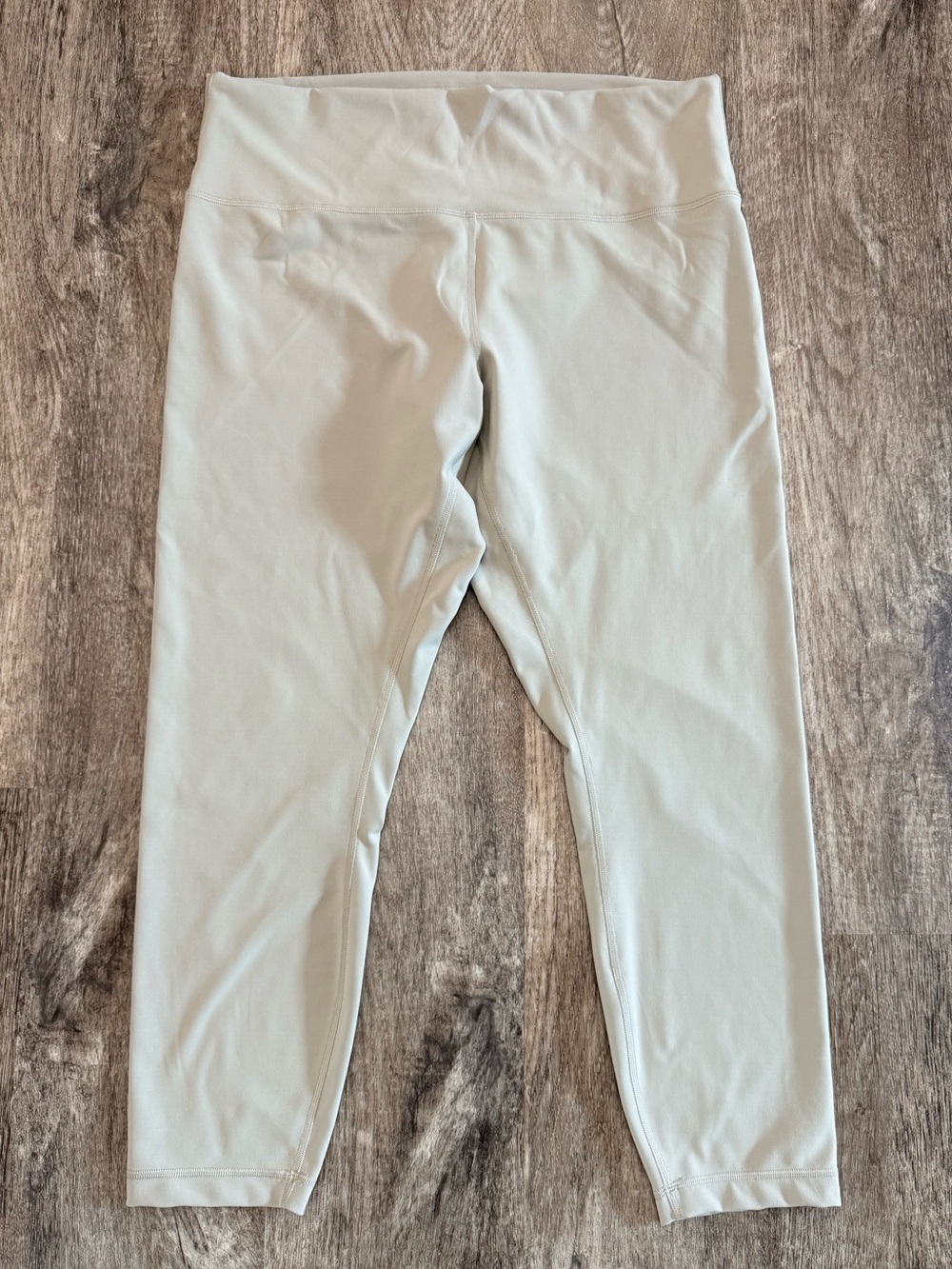 Lululemon Wunder Under High-Rise Crop 24" Full-On Luxtreme Bone/Taupe Sz 16 Logo